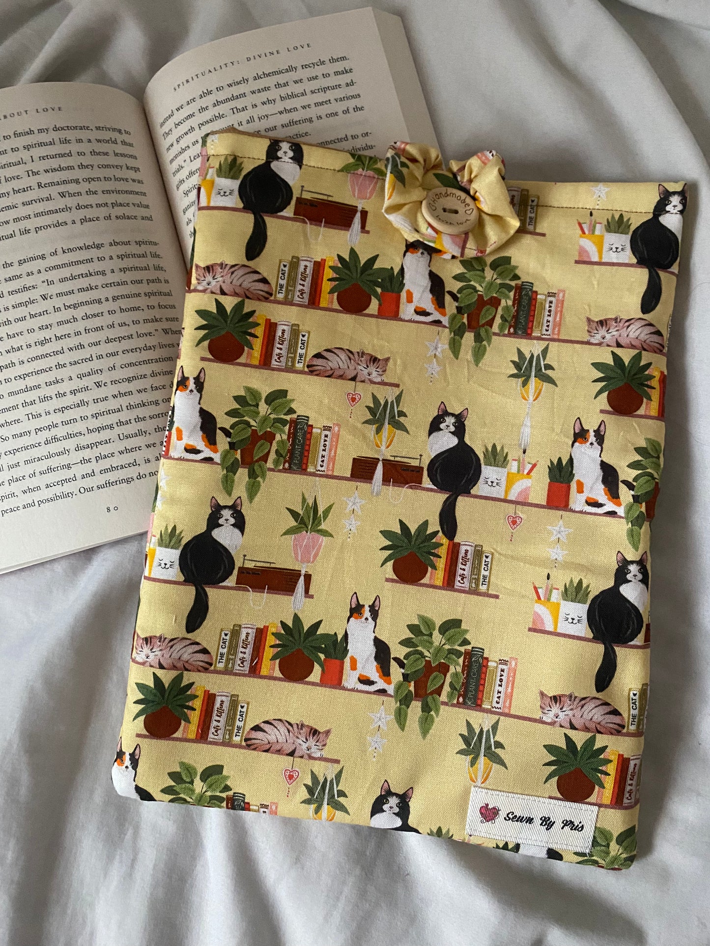 Kitty Tbr Book Sleeve