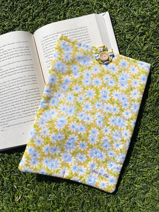 Yellow Daisies Book Sleeve