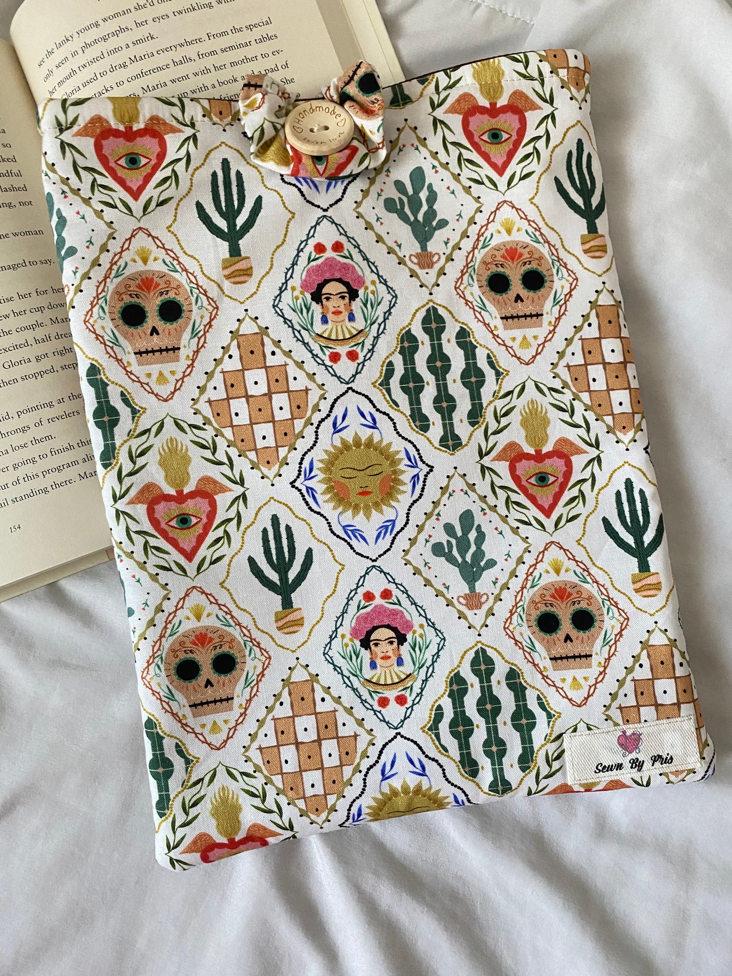 Frida y Sol Book Sleeve