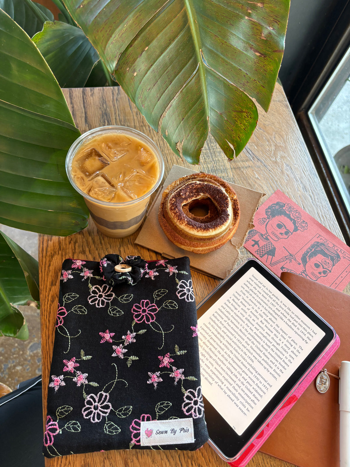 Black Floral E-reader Sleeve