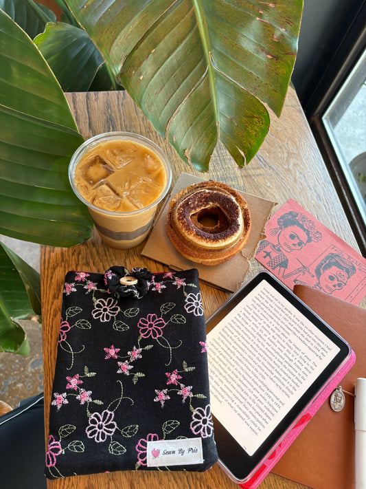 Black Floral E-reader Sleeve