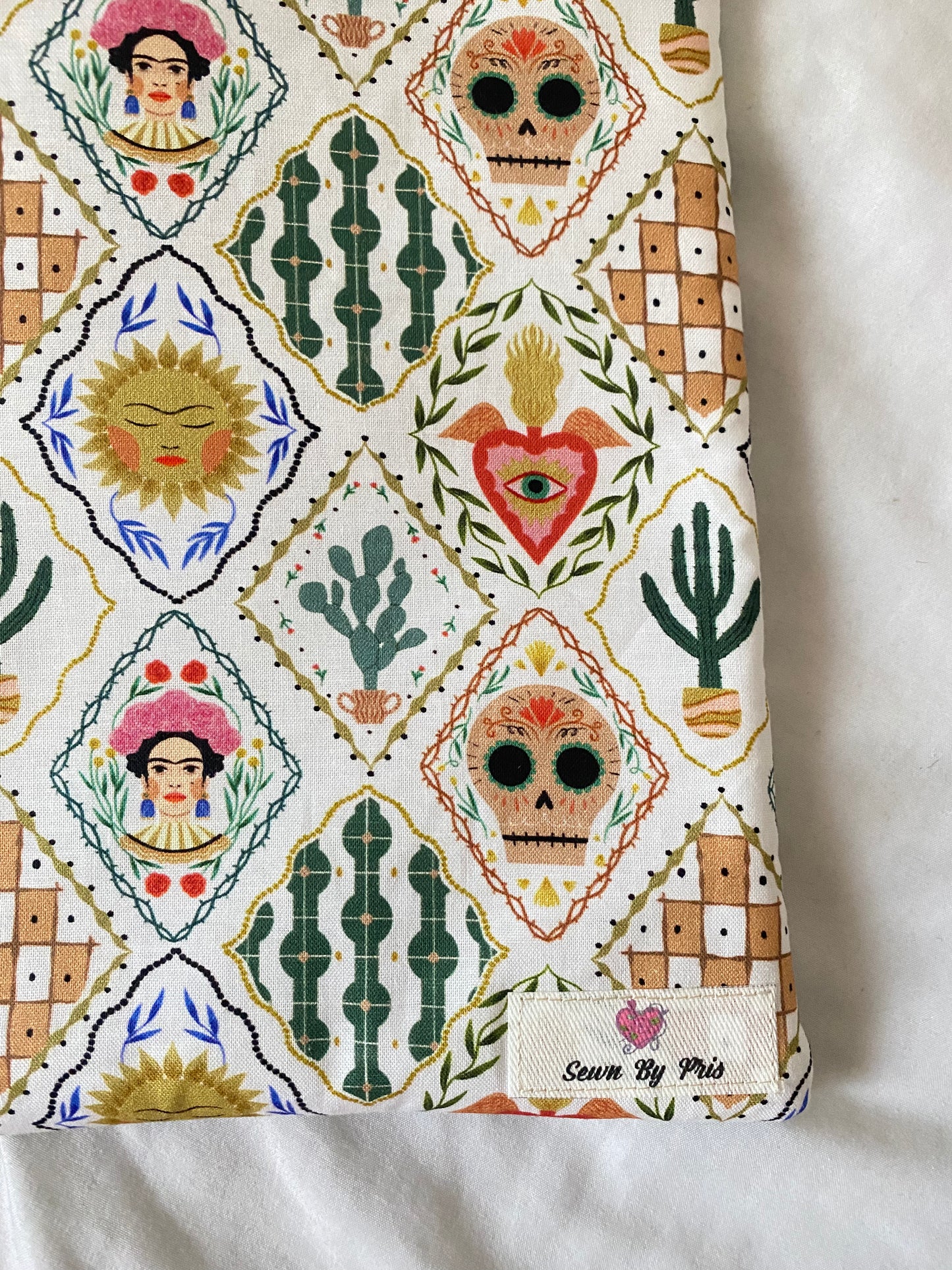 Frida y Sol Book Sleeve