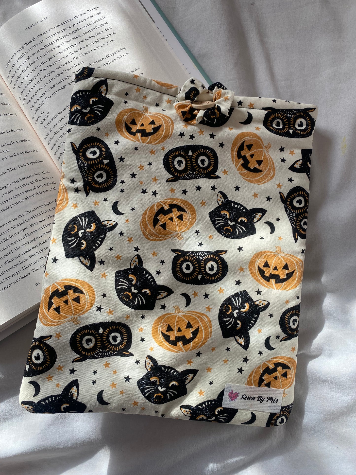 Pumpkins & Owls Book Sleeve