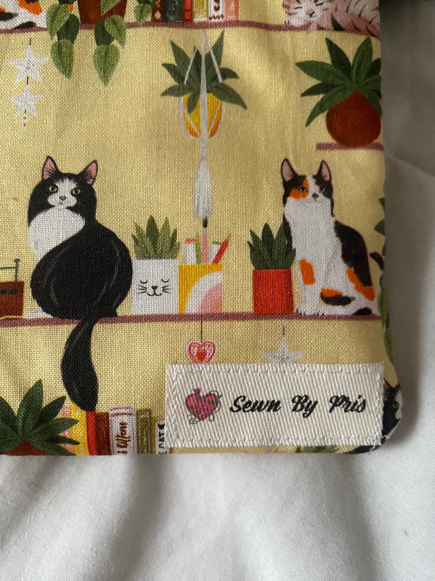 Kitty Tbr Book Sleeve