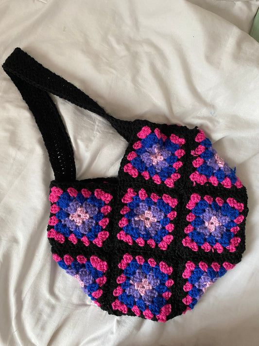 La única Granny Square Crochet Tote